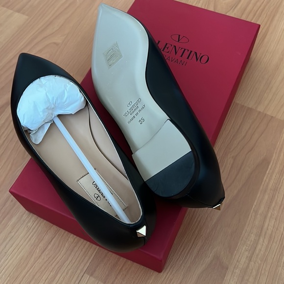 Valentino Garavani Pointed Toe Flats - Picture 3 of 3